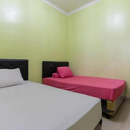 فندق Kostawira Syariah Bintaro Mitra Reddoorz Mencil المظهر الخارجي الصورة