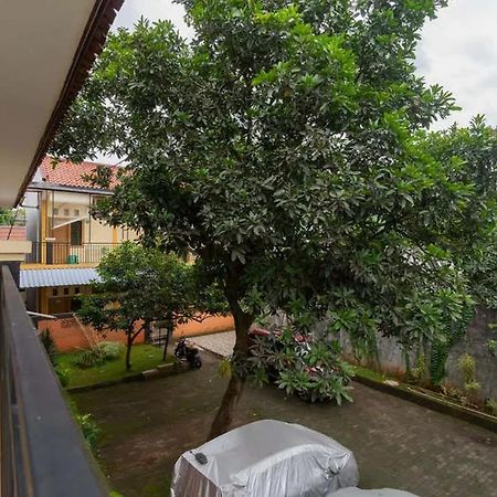 فندق Kostawira Syariah Bintaro Mitra Reddoorz Mencil المظهر الخارجي الصورة